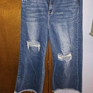 Risen size 15/32 wide leg crop , frayed ankle jeans